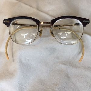 Vintage prescription eye glasses.  Each Inner stem says “Shuron 6 1/2 USA”.